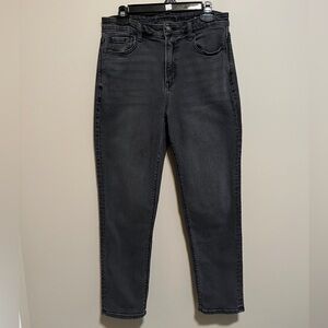 American Eagle Mom Jeans, size 8